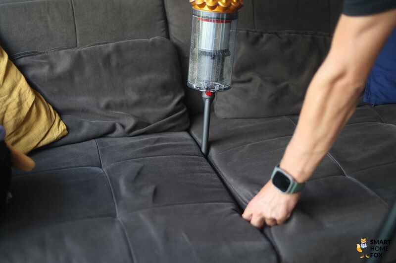 Dyson V15s Detect Submarine: Aussaugen der Couchritze